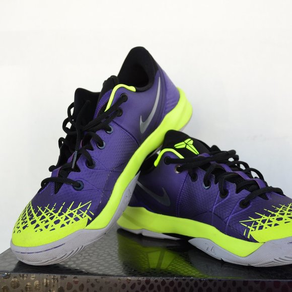 kobe venomenon 4 glow in the dark